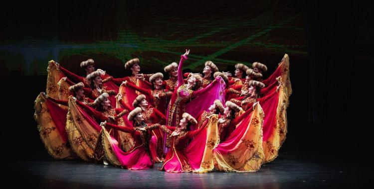 PG游戏-包含蒂姆迎来十二赛季出色发挥，加拿大队观众热烈欢呼！观众掌声雷动的词条