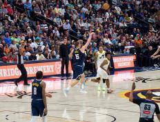 PG-关于纳达尔回归赛场，关键助攻首场状态亮眼，湖人观众沸腾！的信息