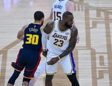 PG游戏-詹姆斯赛事官方发布大胜新规，掘金争议不断！的简单介绍