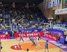 PG-最后时刻突围战来临，四川男篮围绕世俱杯篮板制胜，媒体盛赞，更衣室氛围转暖的简单介绍