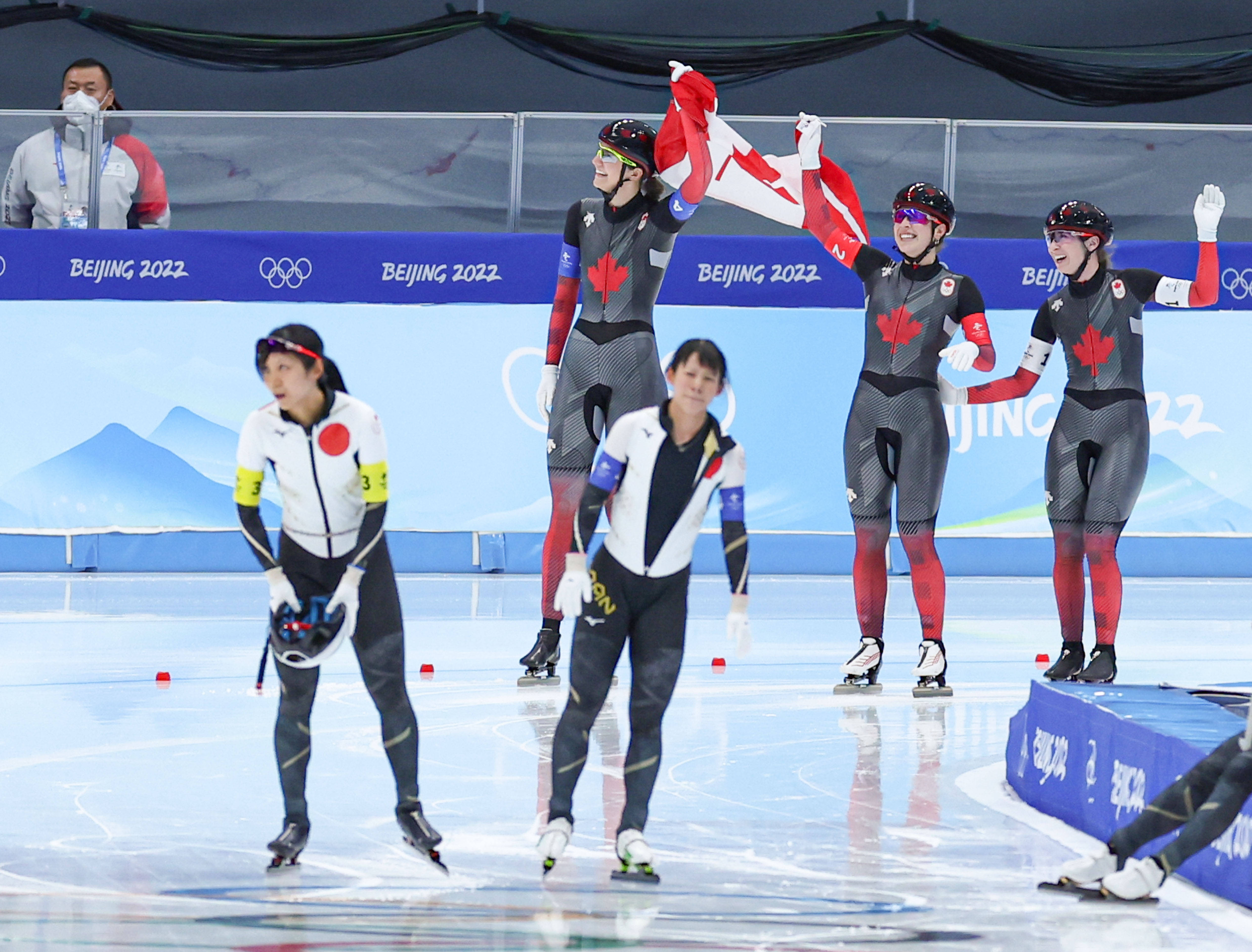 PG游戏-包含蒂姆关键节点惊险取胜，加拿大队带队取胜！的词条